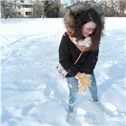 Ich bin Giulia, 28 Jahre alt. Ich habe schon ein Bachelor in Fremdsprachen abgeschlossen und ich studiere jetzt Biologie. Ich möchte Italienisch oder Deutsch als Fremdsprachen Online unterrichten. Ich mag die Natur und die Fremdsprachen und ich kann mit d